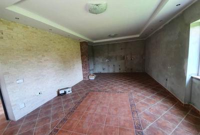 Casă cu 3 camere în Borlești - 2