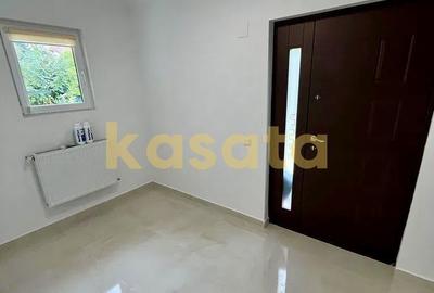 Casă cu 3 camere cu Canalizare în Central - 1