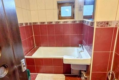 Apartament cu 3 camere decomandat, mobilat în 9 Mai - 9