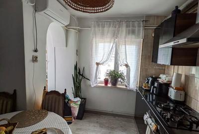 Apartament cu 3 camere decomandat în Calea București - 11