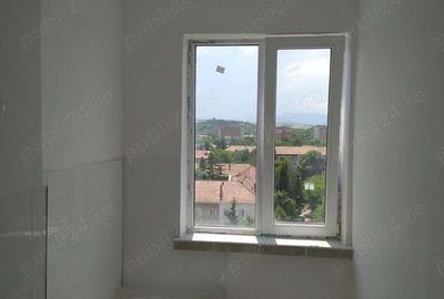 Apartament cu 3 camere decomandat în Onești - 3