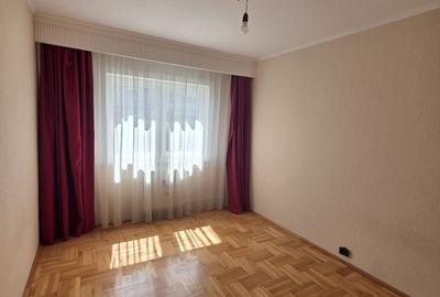 Apartament cu 3 camere decomandat în Rogerius - 8