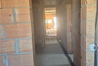 Duplex cu 4 camere cu Canalizare în Moșnița Nouă - 8