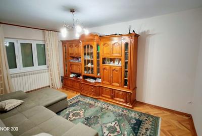 Apartament cu 2 camere decomandat, mobilat în Mazepa 2
