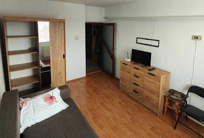 Garsonieră decomandată în Central