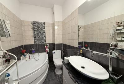 Apartament cu 3 camere în Central - 3