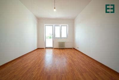 Apartament cu 3 camere semidecomandat, mobilat în Aurel Vlaicu