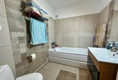 Apartament de 2 camere, 65mp, curte, loc de parcare, zona Re - 6