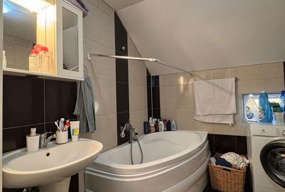 Casă cu 10 camere cu Canalizare în Central - 4