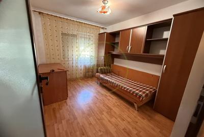 Apartament cu 4 camere decomandat, mobilat în Craiovița Nouă - 3