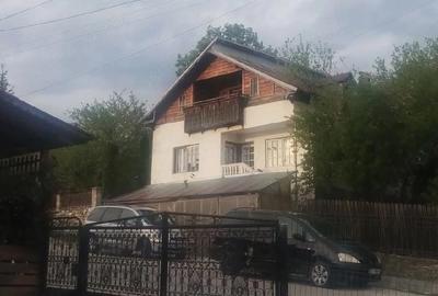 Casă cu Teren 100 Mp în Central - 2