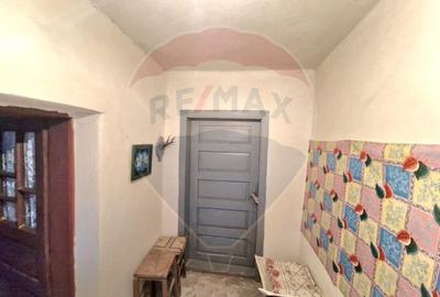 Casa / Vila cu 4 camere in Scaesti , Teren - 900 mp - 6