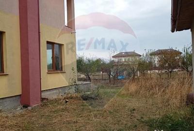 Casă cu 3 camere cu Teren 570 Mp în Săftica