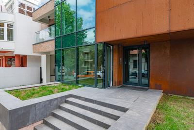 Spațiu Comercial de Lux | Constanța, Zona Centrală | Vizibilitate Maximă - 1