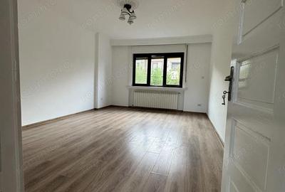 Casa ultracentrala cu curte ?i garaj | Confort premium in inima Oradiei - 13