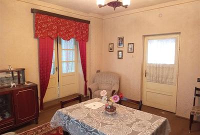 Casă individuală cu 5 camere cu Teren 1439 Mp în Iam - 29