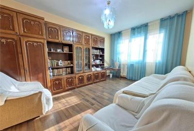 Apartament cu 2 camere decomandat în Podu Roș