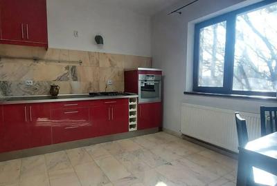 Casă cu 5 camere cu Teren 500 Mp în Brănești - 11