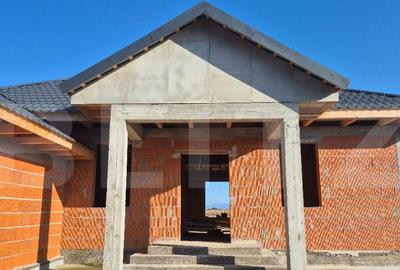 Casa la rosu, 4 camere, 145,31 mp utili, 715 mp teren, zona - 10