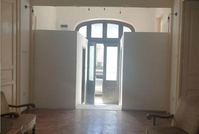 Casă cu 7 camere cu Teren 400 Mp în Siloz - 1
