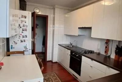 Apartament cu 4 camere decomandat în Apărătorii Patriei - 2