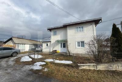 Casă cu 4 camere cu Teren 500 Mp în Central - 3