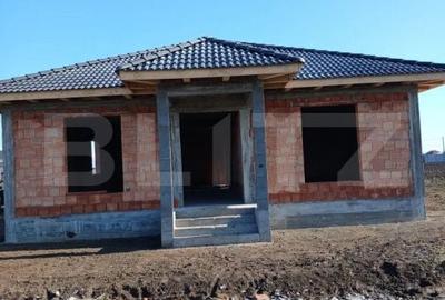 Casă cu 4 camere cu Teren 600 Mp în Botiz - 9