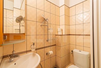 Apartament cu 3 camere si 3 bai in vila, zona Schei - 11