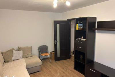 Apartament cu 2 camere decomandat în Drumul Taberei
