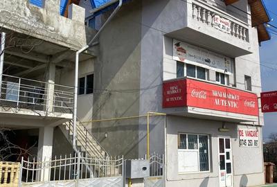 Casă cu 6 camere cu Teren 888 Mp în Războieni - 1