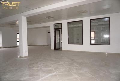 Spatiu comercial, 330 mp, zona centrala - 2
