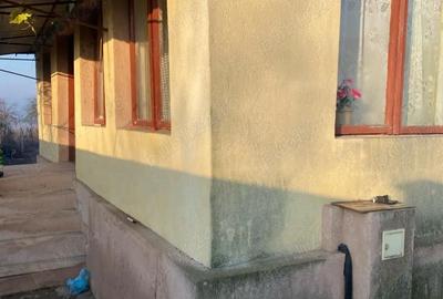 Casă cu Teren 372 Mp în Bâlteni - 1