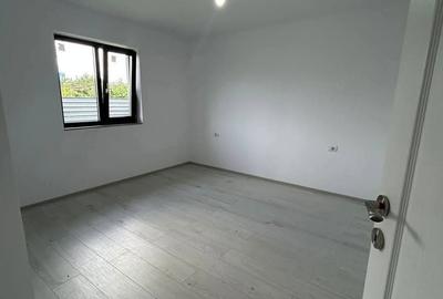 Casă cu 4 camere cu Teren 700 Mp în Central