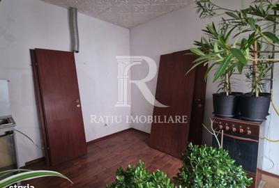 Casă cu 3 camere decomandat cu Teren 11 Mp în Central - 2