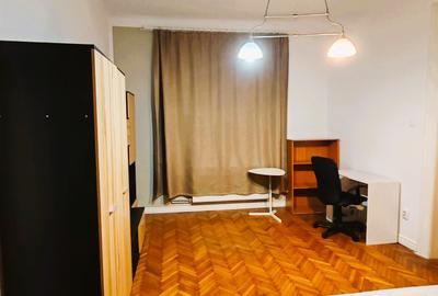 Apartament cu 3 camere semidecomandat în Central - 5