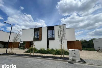 Casă cu 4 camere cu Garaj în Tunari - 1