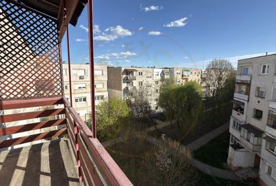 Apartament cu 3 camere decomandat, mobilat în Carei - 18