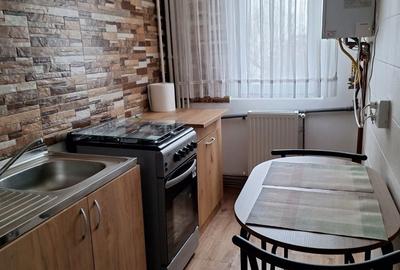 Apartament cu 3 camere semidecomandat în Calea București - 3