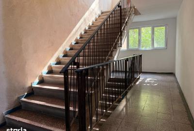 Garsonieră în Titan