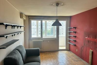 Apartament cu 3 camere decomandat în Mihai Bravu