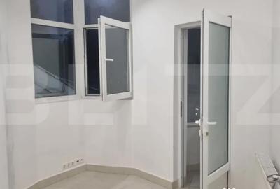 Spațiu comercial, de 72 mp, în Policlinica - 5