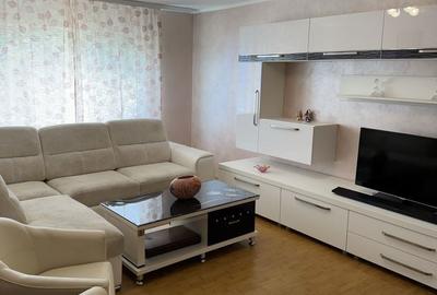 Apartament cu 3 camere decomandat în Central - 1