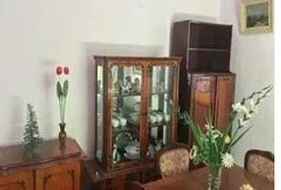 Casă cu 3 camere cu Teren 1600 Mp în Central