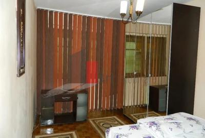 Apartament cu 3 camere semidecomandat în Cotroceni - 1