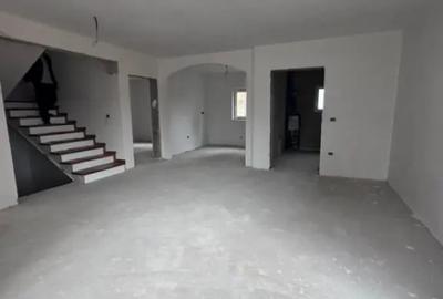 Casă cu 7 camere cu Teren 150 Mp în Rădăuți - 10
