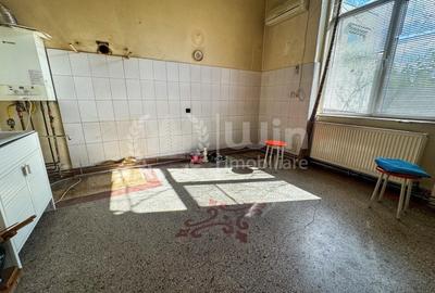 Apartament cu 3 camere semidecomandat în Central - 5