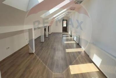 Spațiu comercial, de 40 mp, în Central - 2