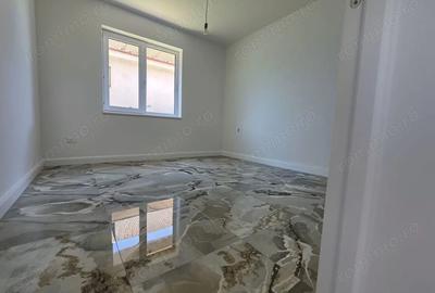 Casă cu 4 camere cu Teren 609 Mp în Central - 10
