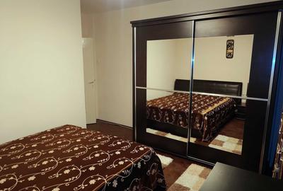 Apartament cu 3 camere decomandat, mobilat în Universitate