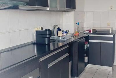 Inchiriez apartament 3 camere - 2